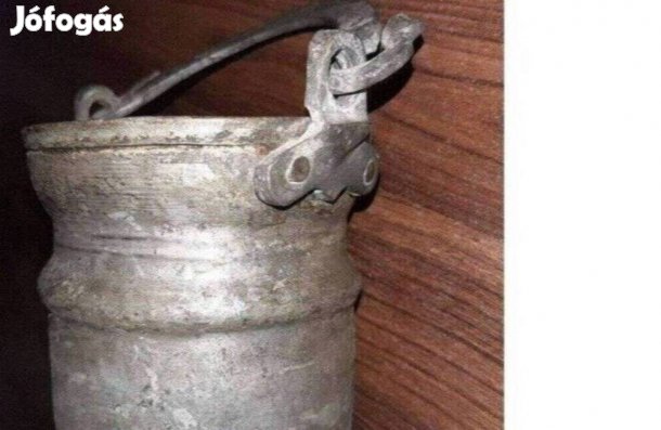 Kicsiny vödör formájú antik edény