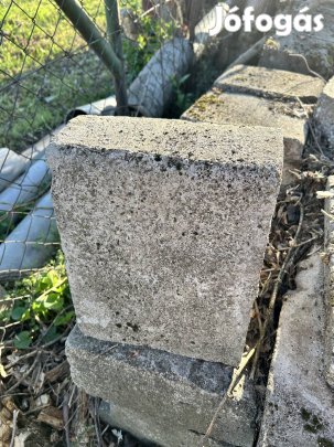 Kiemelt útszegélykő