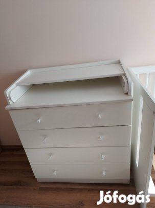 Kihajtható pelenkázó komód
