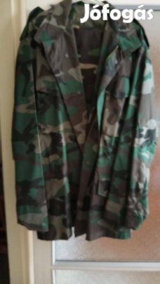 Kihasználatlanság miatt terepszínű öltöny(Új)