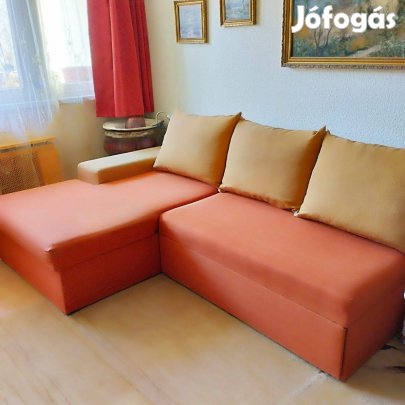 Kihúzható Kanapéágy párnákkal, ágyneműtartóval