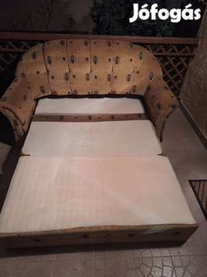 Kihúzható, ágyneműtartós kanapé