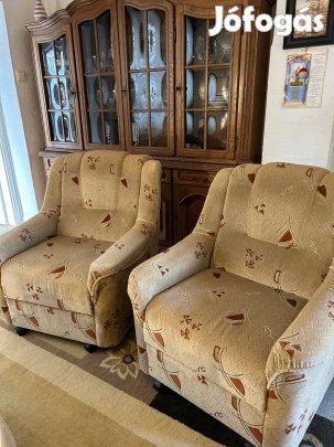 Kihúzható ágyneműtartós garnitúra megkímélt állapotban