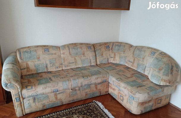 Kihúzható ágyneműtartós kanapé