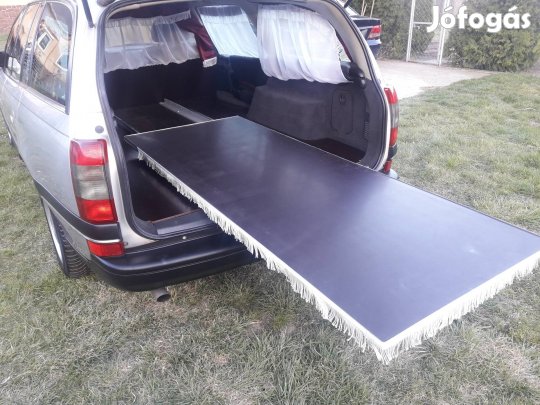 Kihúzható koporsó szállító 