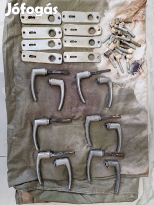 Kilincsek, ajtó zsanérok eladóak