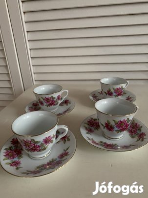 Kinai csészék alátéttel
