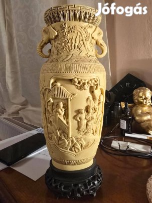 Kínai faragott váza