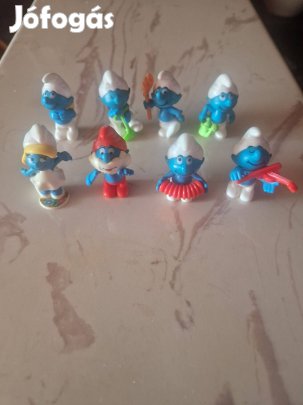 Kinder Hupikék törpikék figura 8db