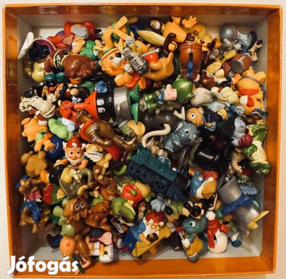Kinder figura gyűjtemény 105 db