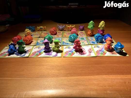 Kinder figurák 25 db csomagban
