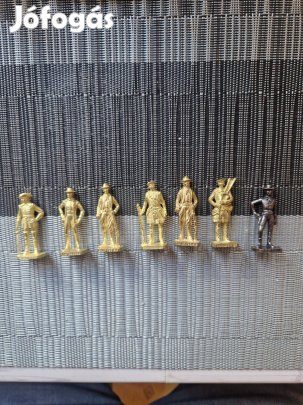 Kinder régi fém figurák 7db