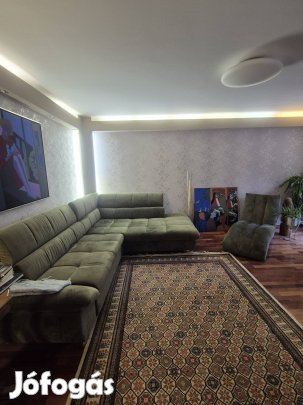 Kinyitható ( ággyá alakítható) ülőgarnitúra