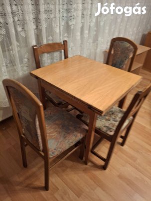 Kinyitható asztal 4 székkel