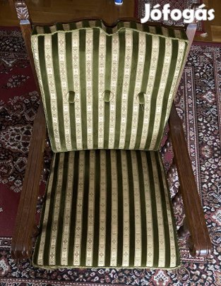 Kinyitható kanapé + 2 fotel + 2 lábtartó puff