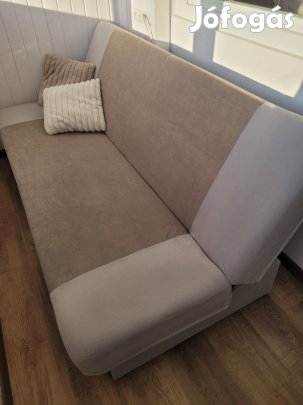 Kinyitható kanapéágy ágyneműtartóval