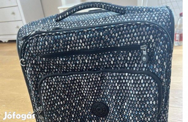 Kipling kézipoggyász bőrönd