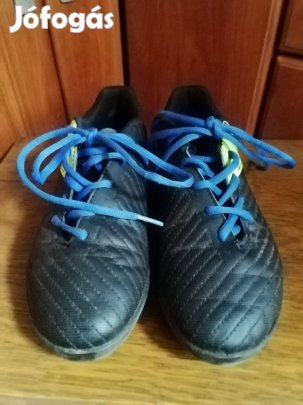 Kipsta fiú 35-ös fiú utcai cipő, edző, sportcipő jó állapotban