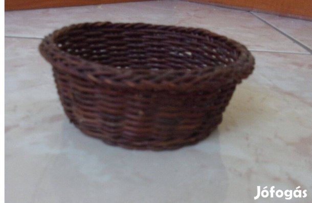 Kis Tároló kosár Újpest központ közelében