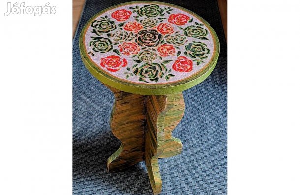 Kis asztal, Vintage Rózsás szék, virágtartó, dekoráció