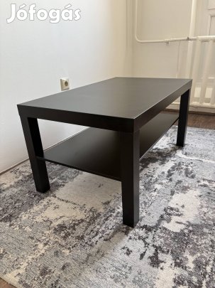 Kis asztal dohányzóasztal