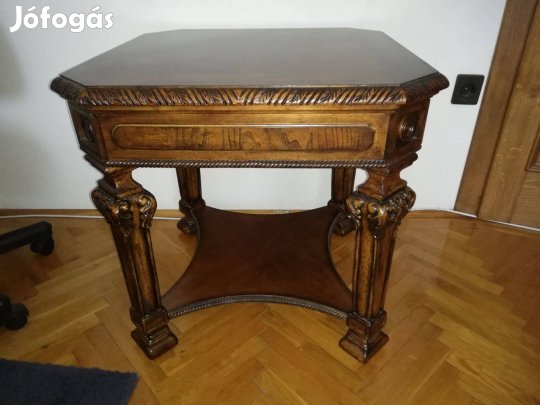 Kis asztal új haszálaton kívül eladó