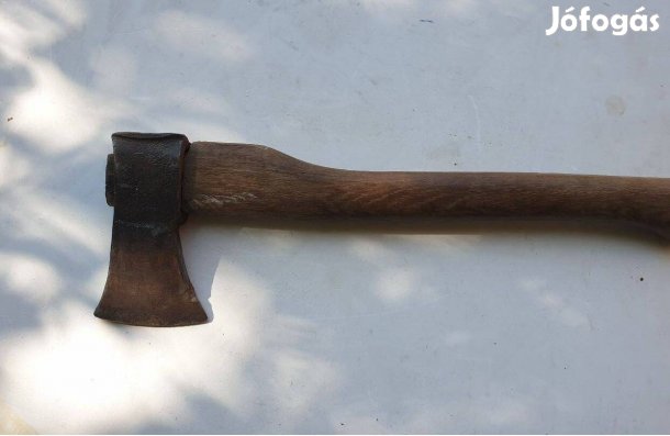 Kis balta eladó, 777g