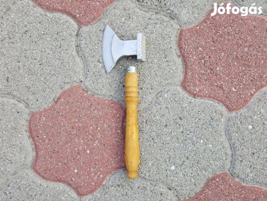 Kis bárd problémás a fagyasztott termékek szétszedéséhez használt