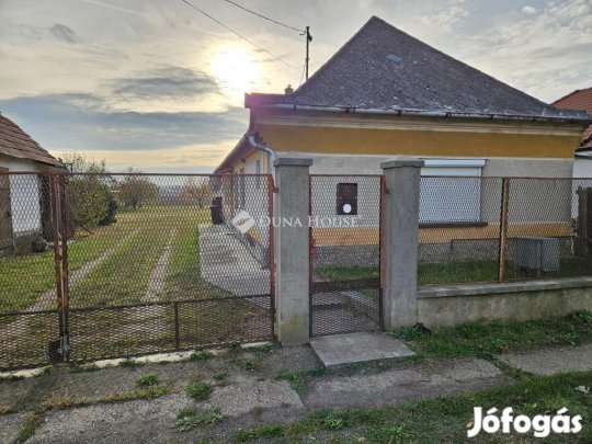 Kis családi ház Nyalkán