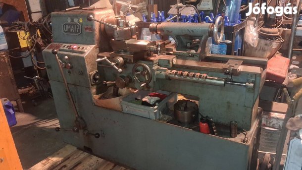 Kis esztergagép UMA17