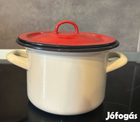 Kis fazék fedővel