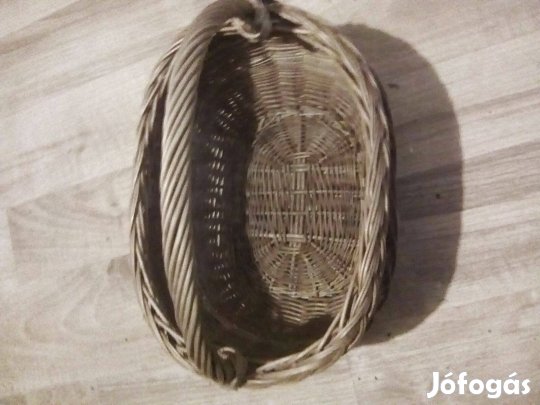 Kis fonott kosár eladó