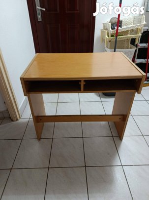 Kis íróasztal