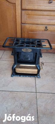 Kis kályha, tűzhely dekorációnak eladó!