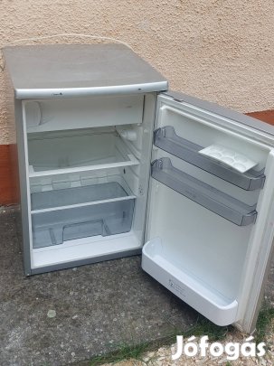 Kis kombinált hűtő