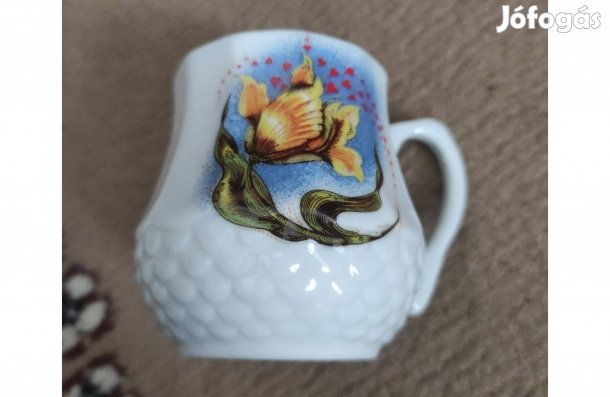 Kis kőporc pohárka kb. 6 cm