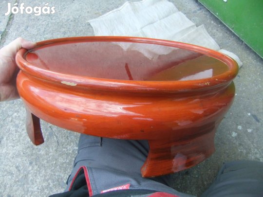 Kis kör asztal Koreából