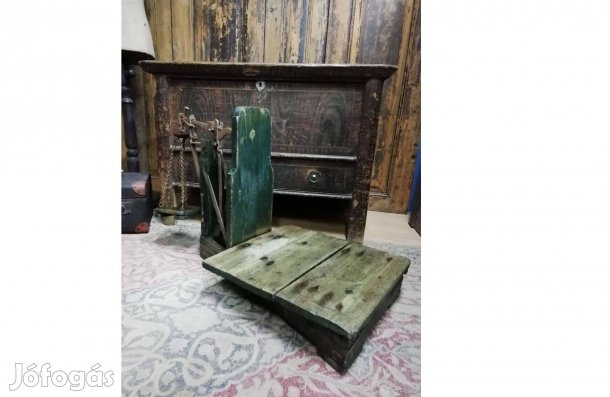 Kis méretű mázsa, zöld 20. század elejei, felújított darab