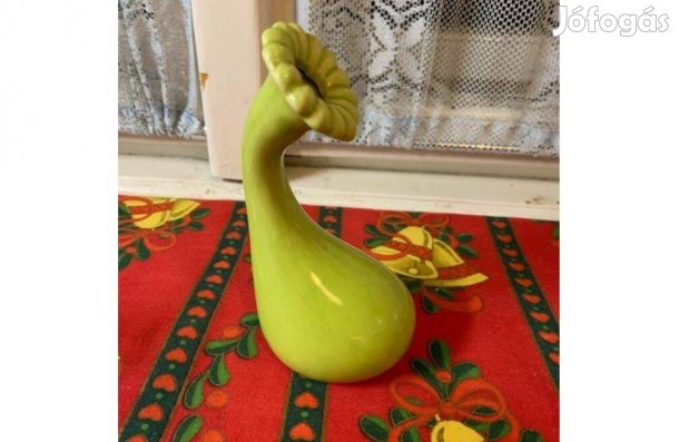 Kis méretű váza eladó