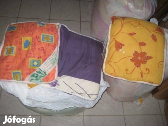 Kis párna megkímélt állapotban