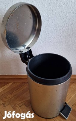 Kis pedálos kuka szemetes