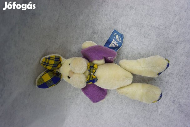 Kis plüss nyuszi csokornyakkendővel eladó