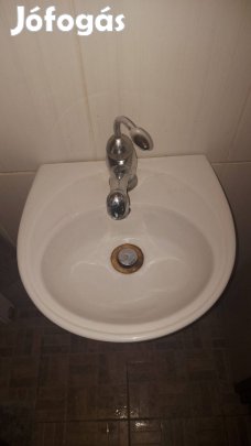 Kis szaniter mosdó csappal lefolyóval 4900Ft Veszprém