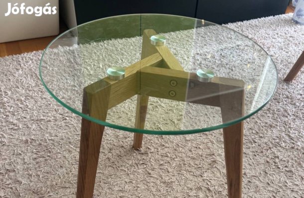 Kis üvegasztal