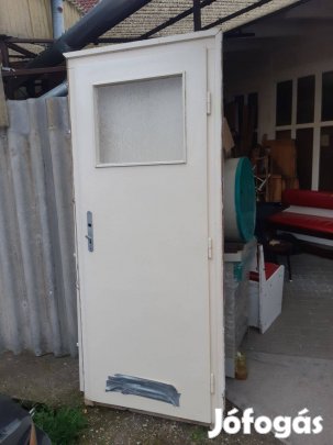 Kis űveges ajtó tokkal jobbos 90x210cm beépítő méret szellőzős