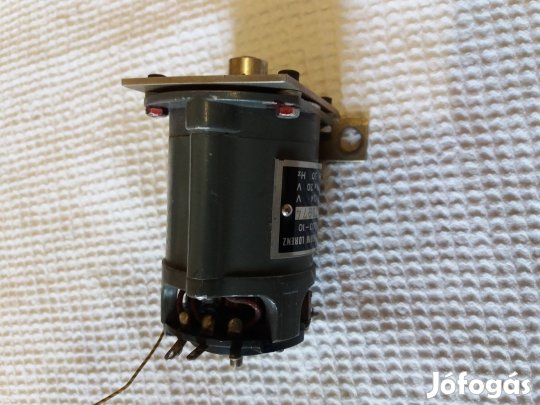 Kis vezérlő motor 3 tengelyre