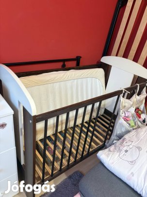 Kiságy kókuszmatraccal, kiegészítőkkel