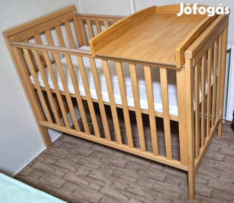 Kiságy pelenkázó feltéttel, matraccal