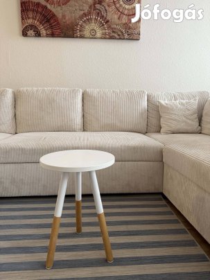 Kisasztal, dohányzóasztal