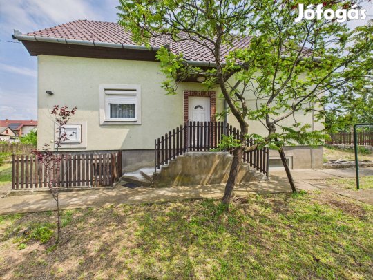 Kisbánya utcában eladó családi ház - folyamatban lévő átminősítés!